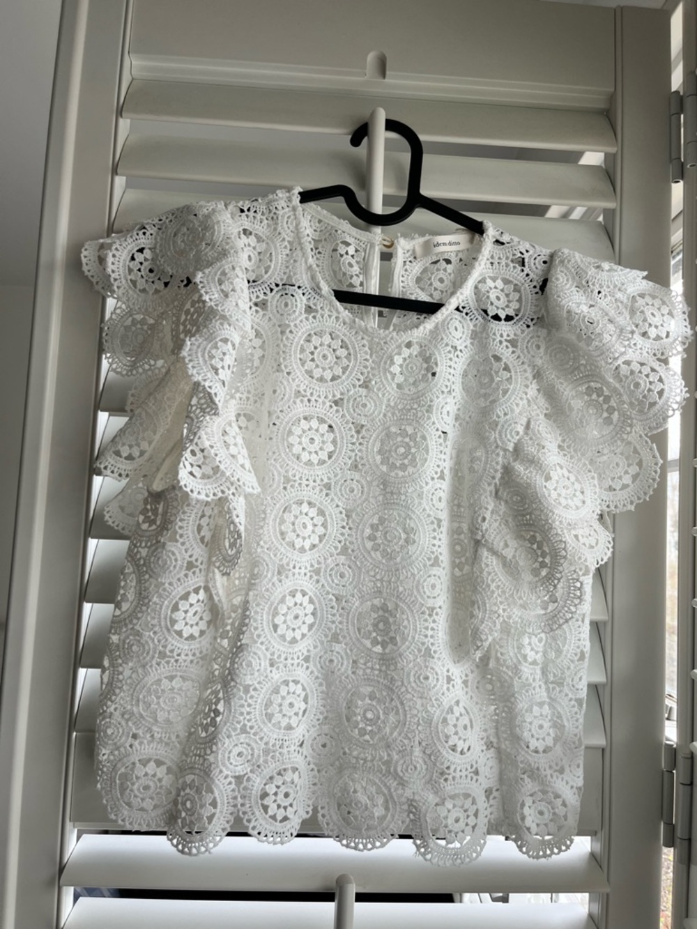 White Lace Flutter Sleeve Blouse - M